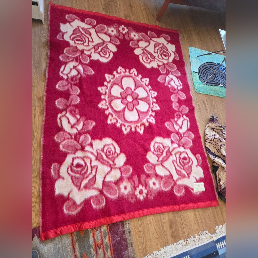 Vintage Peacock Reversible 100% Wool Blanket - Red Rose Floral Jacquard 77x55"